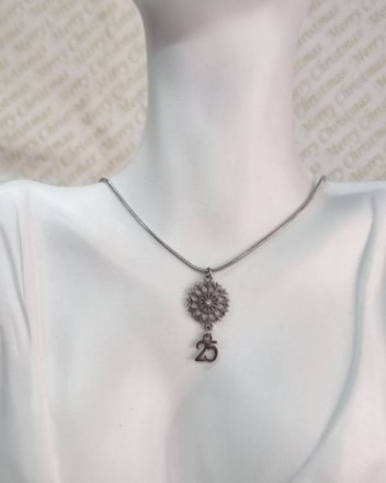 144   ε    γουρι κολιε (1)